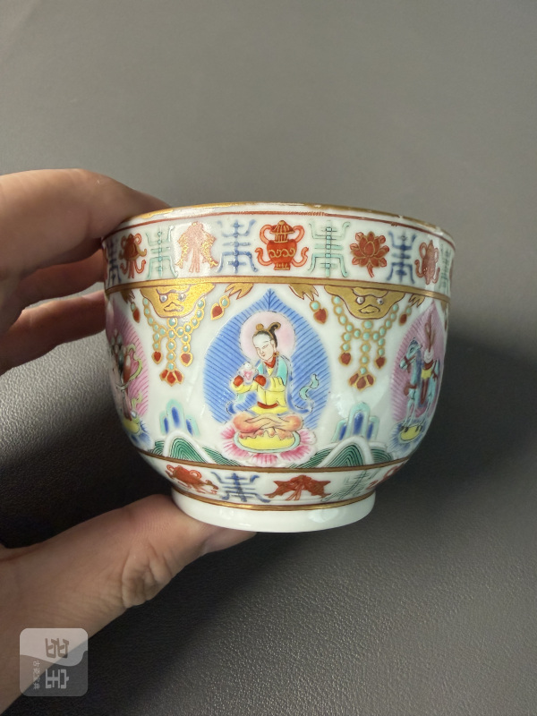 清道光 粉彩七珍八宝纹杯 - 图4